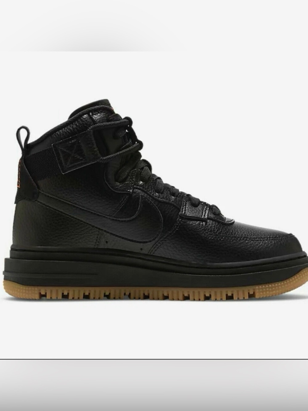 Nike Women’s 7.5 Air Force 1 Hi Top utility Boot in black with brown gum
